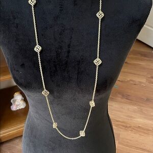 Kendra Scott Nemera gold tone puffy logo long necklace, EUC, RETIRED